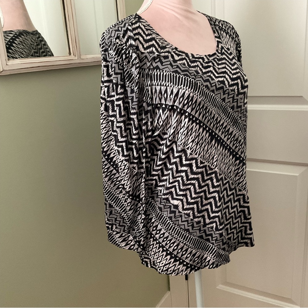 Toni Morgan, Black and White chevron print, Size L